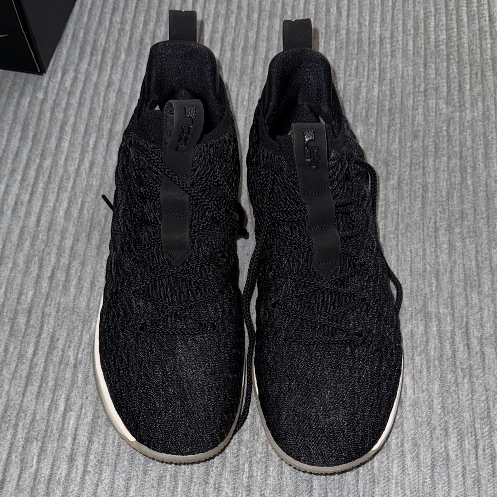 Nike LeBron 15 Low in the Black/Metallic Gold/Phantom colorway. - Picture 2 of 5